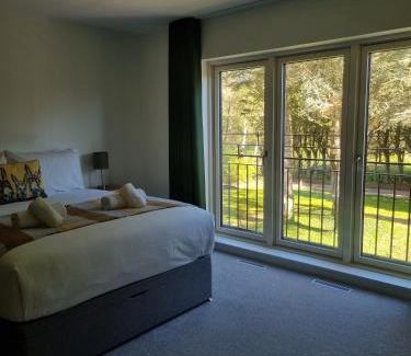 Malahide House | Hidden Acres- Deluxe Double Room
