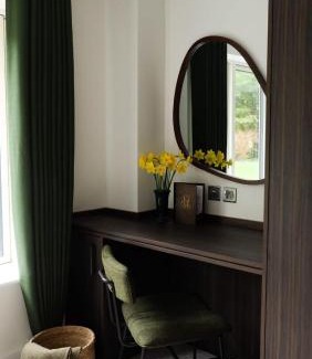 Malahide House | Hidden Acres- Deluxe Double Room