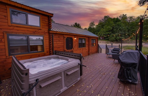 Shippenville Cabin | Hidden Creek Hideaway w/Hot Tub & Views + Fire Pit