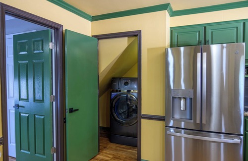 West Columbia Apartment | Hidden Gem 2BR, USC Visits & Ft. Jackson Grads 🪖Veteran-Owned 🪖