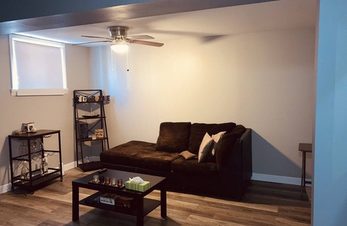 Charlack Apartment | HIDDEN GEM! 7 MINS TO AIRPORT W/PRIVATE ENTRANCE