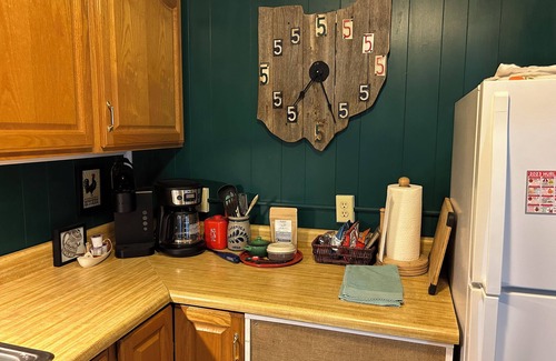 Lakeview House | Hidden Gem Close To Lake!