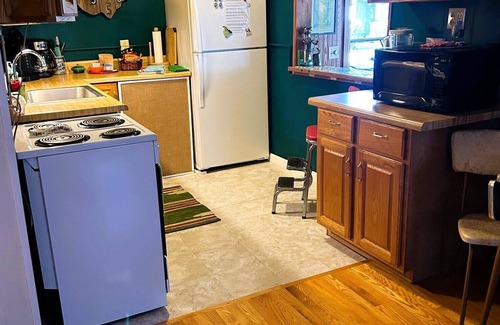 Lakeview House | Hidden Gem Close To Lake!