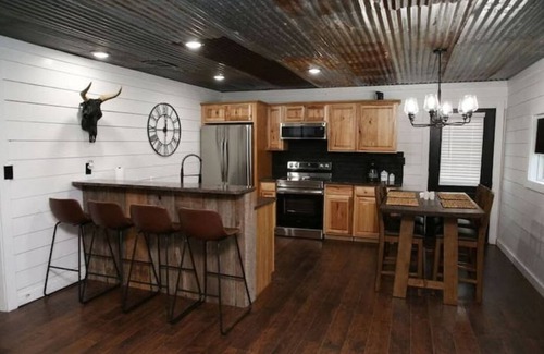 Palestine Cottage | Hidden Gem Cottages: Ruby Cottage