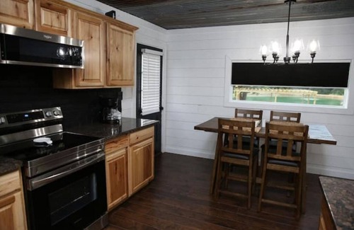 Palestine Cottage | Hidden Gem Cottages: Ruby Cottage