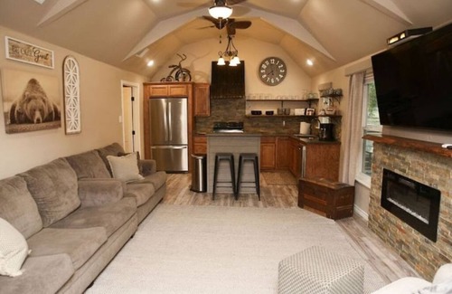 Palestine Cottage | Hidden Gem Cottages: Sapphire Cottage