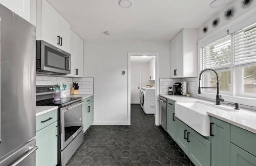 Lacey House | Hidden Gem in Lacey!