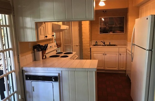 Historic Downtown Savannah Apartment | Hidden Gem in the Historic District - Great Value