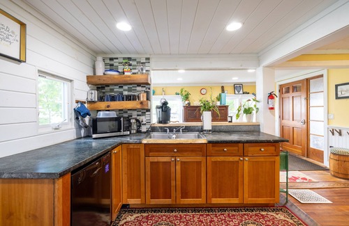 Warren Other | Hidden Gem in White Mtn: Pet Friendly and close to Hiking and ATV trails