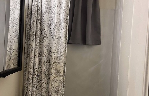 Albion Apartment | Hidden Gem: Lower Level 1BR Apartment #2