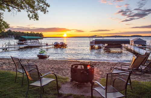 Nisswa Condo | Hidden Gem on Gull Lake w/large playground for families