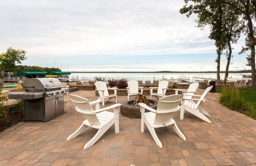 Nisswa Condo | Hidden Gem on Gull Lake w/large playground for families