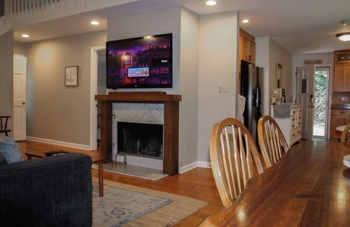 Dawsonville House | Hidden Gem on Lake Lanier in North GA Mtns-Warm Weather Fun, Ready When You Are!