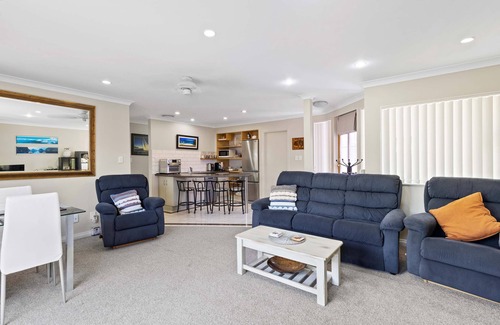 Hamilton Apartment | Hidden Gem Summary: W