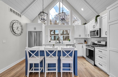Cleveland House | Hidden Haven - Luxury Cottage w/Hot Tub & Scenic Views