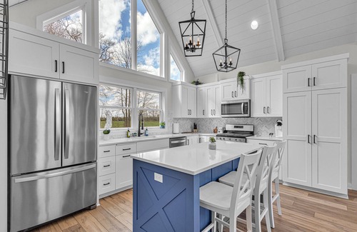 Cleveland House | Hidden Haven - Luxury Cottage w/Hot Tub & Scenic Views
