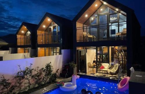 Castillejos Villa | Hidden Haven Subic Villa w/Infinity Pool