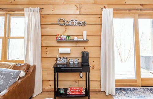 Gnaw Bone Cabin | "Hidden Haven" Suite @Rustic Retreat Cabin - firepit & sauna