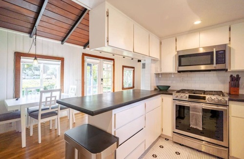 Amesti House | Hidden Lake Cottage With Hot Tub & Views! 20 Mins to Beach