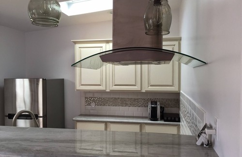 Santa Barbara House | Hidden Luxury - Prime Downtown