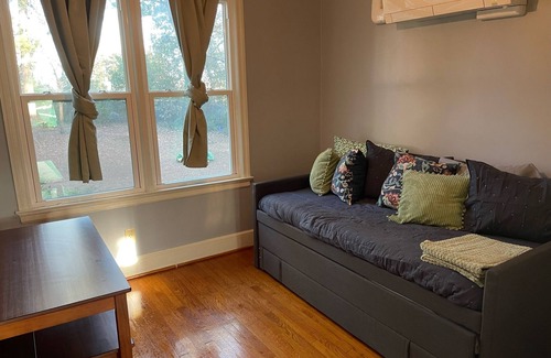 Columbia House | Hidden Oasis of West Columbia