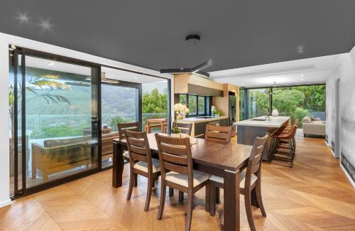 Christchurch District Apartment | Hidden Paradise in Christchurch