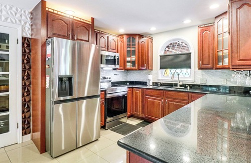 Black Jack House | 'Hidden Paradise' on 5 Acres w/Hot Tub & Deck!