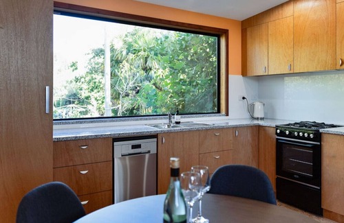 West Launceston House | Hidden Retreat in Basin View