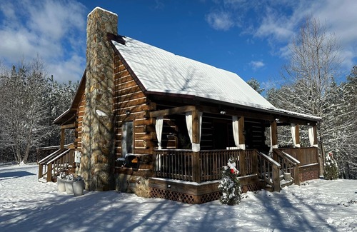 Keysville Cabin | Hidden Rustic Retreat Cabin Getaway - a Wildlands Collection property