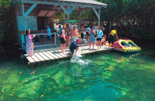 Caye Caulker Apartment | Hidden Treasure Vacation Home Lagoona bay cottage