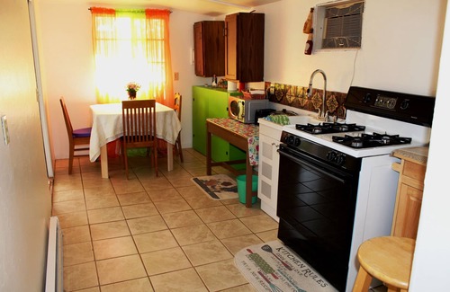 Dragoon House | HiddenOasisBandB "A Bed & Breakfast Community"