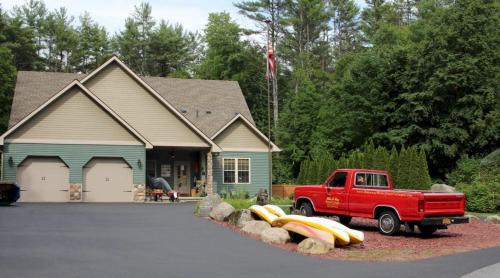 Lake Luzerne Resort | Hide-A-Way Waterfront Cottages