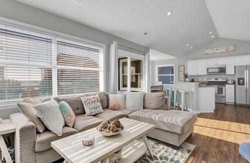 Village of Stump Sound House | Hideaway Heaven a 4bed/3.5bath Oceanfront Hot Tub