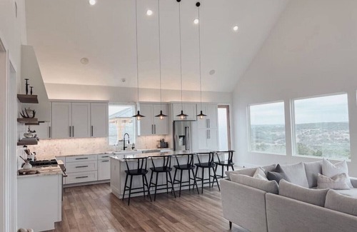 Dripping Springs Villa | Hideaway Hill Country · Luxury Home with Stunning Views and Hot Tub