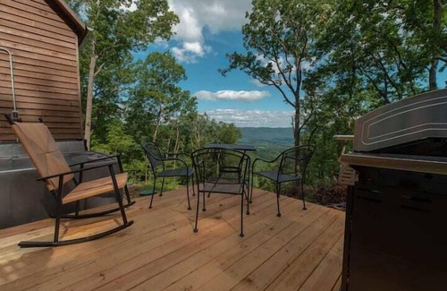 Rileyville House | Hideaway Mountain Cabin