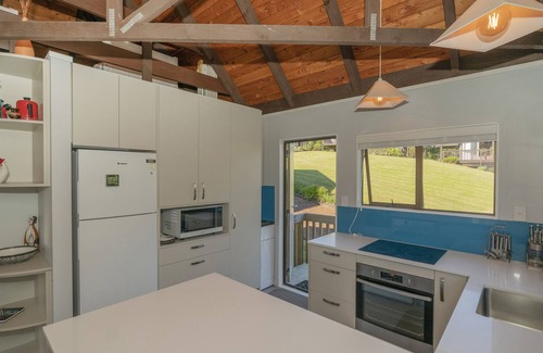 Onemana Cottage | Hideaway - Onemana Holiday Chalet