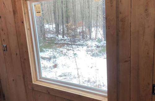 East Durham Cabin | HideAway Tiny Cabin. In the Mountains AC Bathroom. Shower. nDog Friendly.