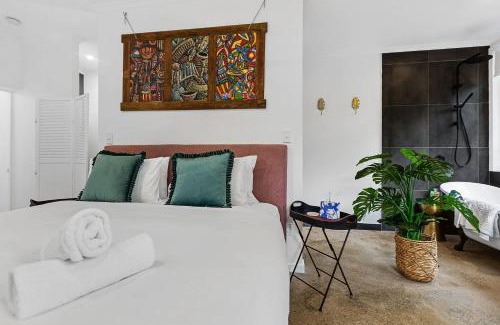 Machans Beach House | Hideout Machans -Pool BBQ Beach and Pet friendly