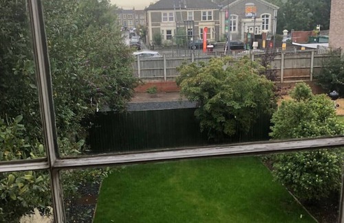 Cotham Apartment | higgihaus #46 Beautifully Appointed 7-Bedroom Victorian House