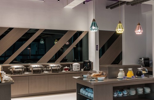 East District Bed & Breakfast | High Cloud International Business Hotel