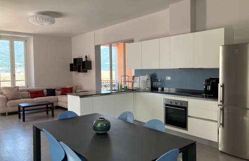 Porto Valtravaglia Apartment | High comfort flat in village center 3 min from beach