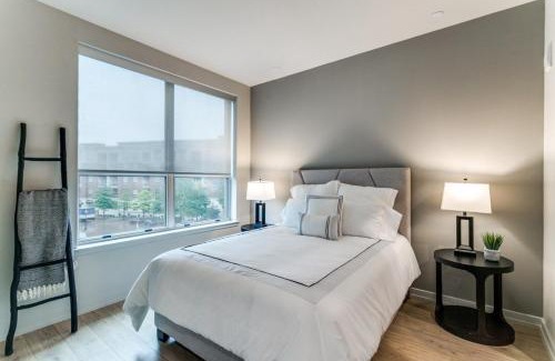 Cityplace Apartment | High Design 1-Bed West Village
