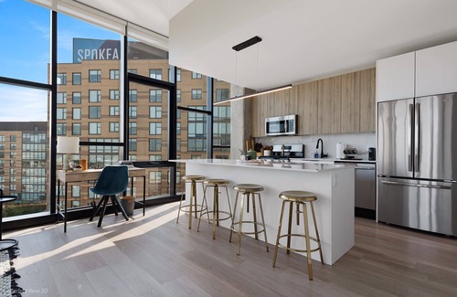 River West Apartment | High-End 1BR: Fulton Market, Panoramic Views