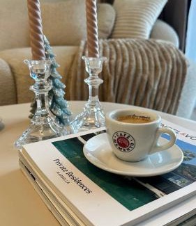 rayon Triaditsa Apartment | High End Elegant Living & Free Parking