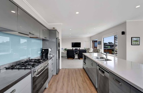 Bell Block House | High-End Executive Holiday Home