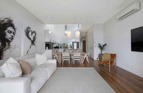 Barwon Heads Apartment | High end on Hitchcock - Inner village apartment!