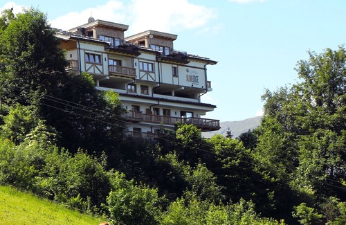 Westendorf Apartment | High quality apartment with private sauna and stunning views on the ski slope.