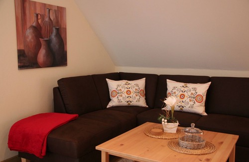 Rinteln Apartment | High quality furnished idyllic country house apartment in historic Rinteln