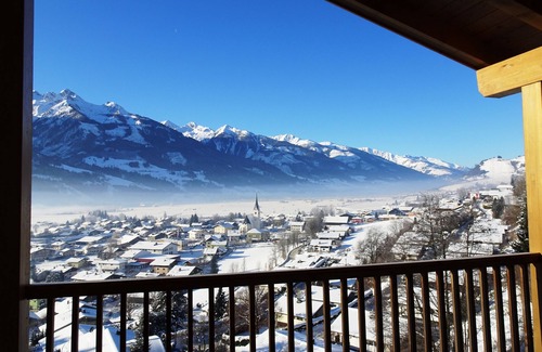 Piesendorf Apartment | High quality penthouse with sauna/IR - between Kaprun and Zell am See, on the sunny side