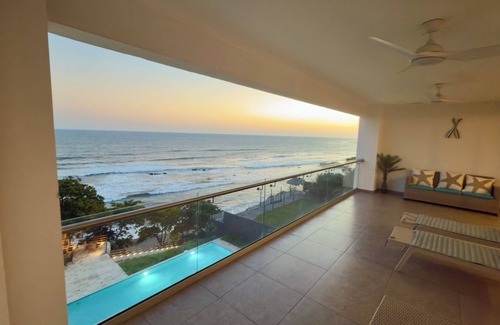 Llano de Los Patos Condo | High Rise Beachfront Condon -Stay@Valentino-